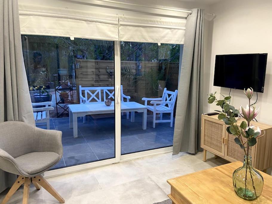 Maison Jardin Et Parking Gratuit - 10 Min De L'Aeroport - Metro 14 - Arrivee Autonome Orly Eksteriør billede